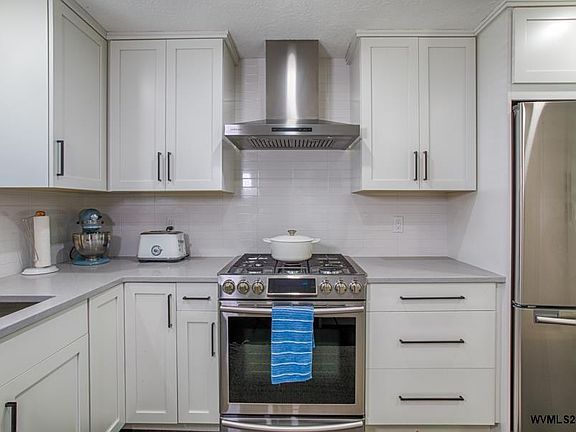 4th image of 2226 15th Ave NW