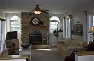 1st image of 106 Buckingham Ln
