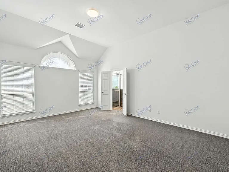 628 Castle St — Photo 13