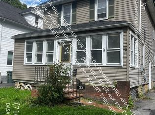 32 Stanton St, Rochester, NY 14611