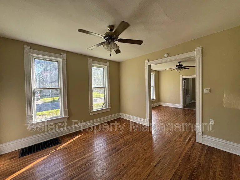 3201 Dinnen Ave — Photo 2