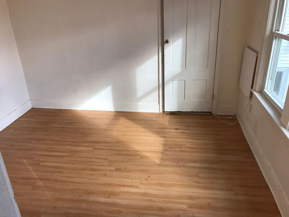2nd image of 22 Pleasant St APT 3