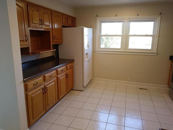 5th image of 708 Forest Ave