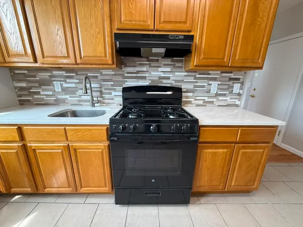 573 57th St #33E, West New York, NJ 07093