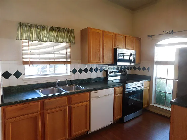 2710 Grants Lake Blvd #G3 — Photo 3