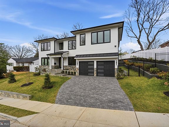 2nd image of 1501 23rd Rd S