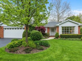 1301 Canterbury Ln, Glenview, IL 60025