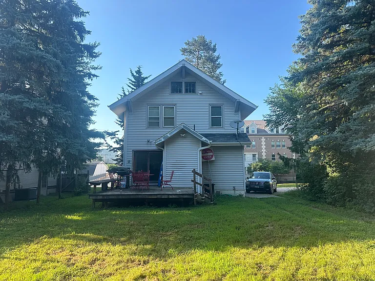 2312 Knapp St — Photo 22