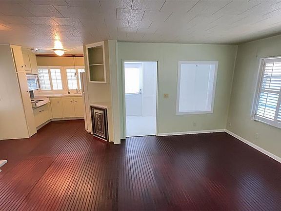 3rd image of 4851 W GANDY BOULEVARD #B4L12