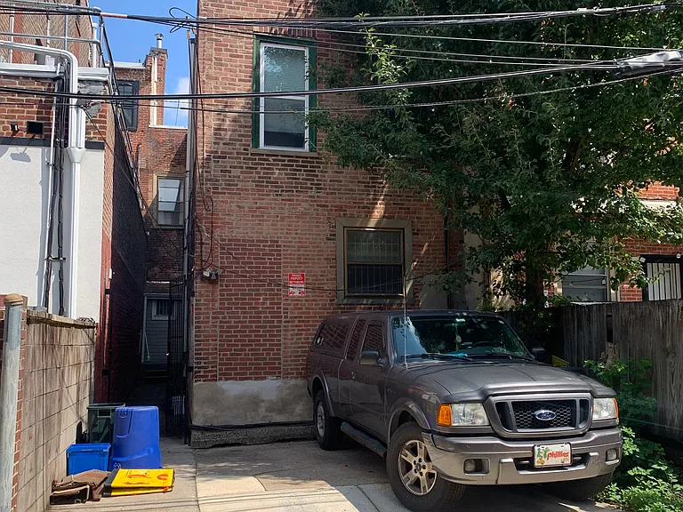 1106 Pine St #1R — Photo 2