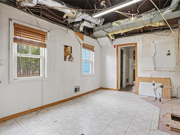 4th image of 145 Echo Rd