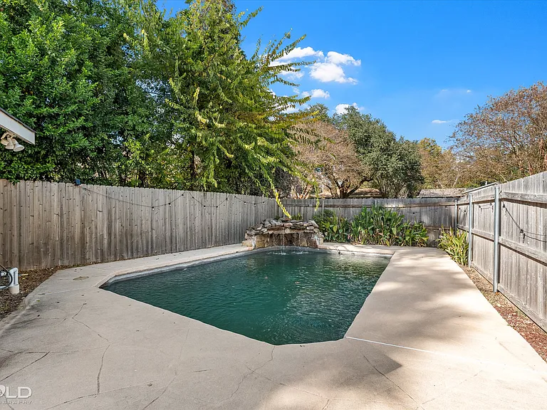 5702 River Rd — Photo 6