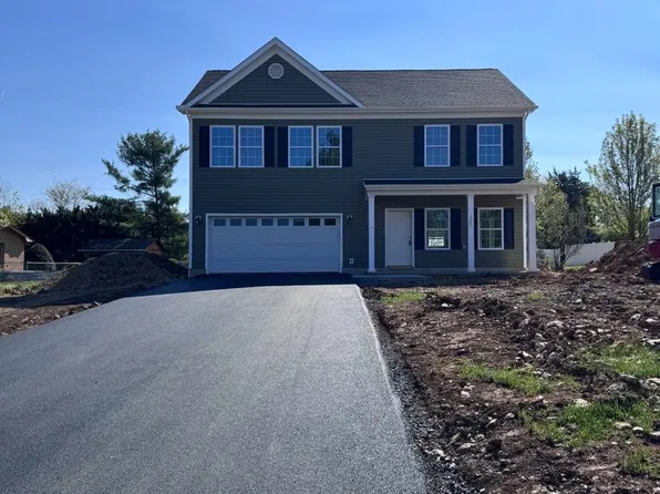 152 General Lee Ave, Inwood, WV 25428