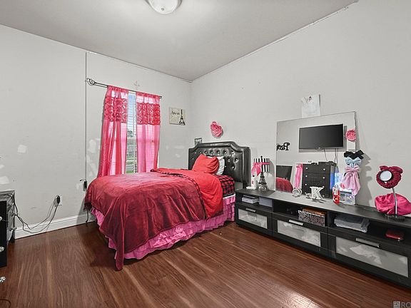 5th image of 23029 Arcwood Dr