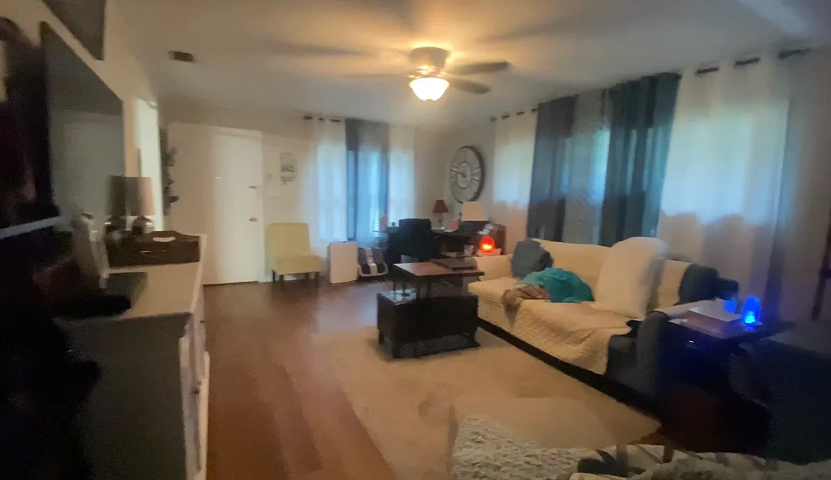 3 bed, 1278 sqft, $2,200 — Photo 1