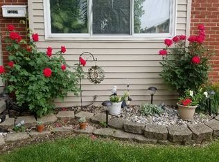 25944 Jeanette Ct #21, Roseville, MI 48066