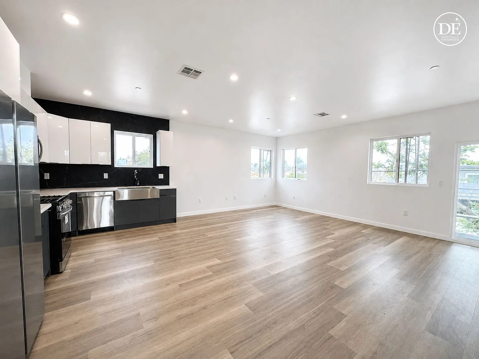 Newer Construction | Spacious Units in West Adams with Parking — Photo 4