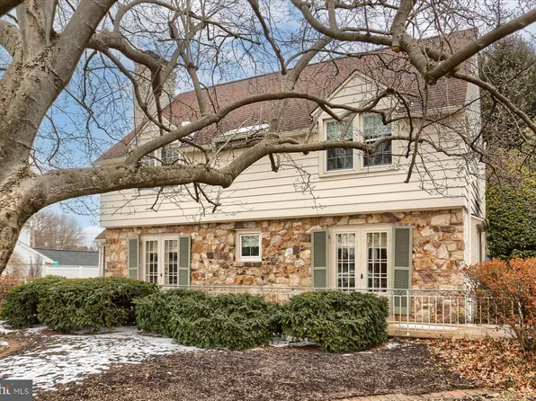 457 Country Club Rd, Camp Hill, PA 17011