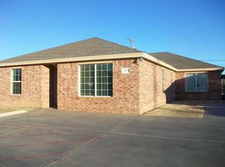1122 82nd St, Lubbock, TX 79423