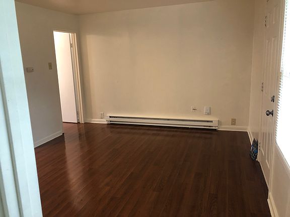 4th image of 3023 Russell Way #15