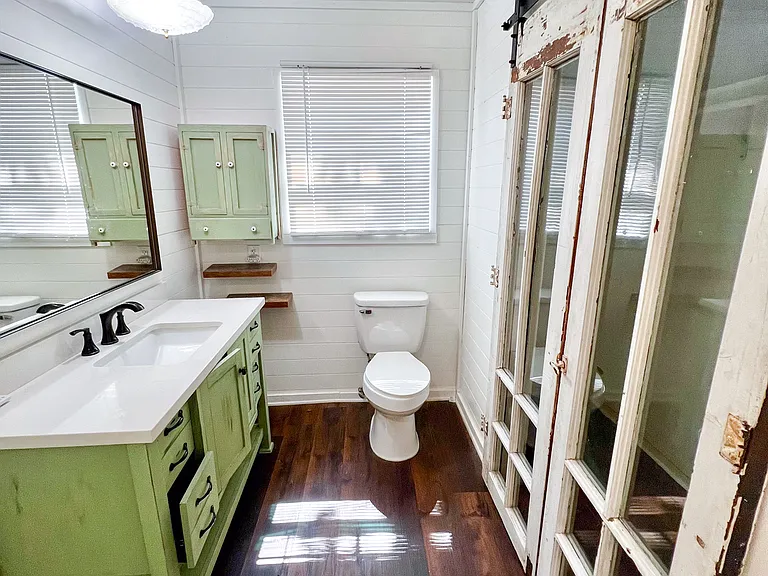 182 Douglas St — Photo 11