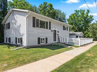 919 E Tennessee Ave, Oshkosh, WI 54901