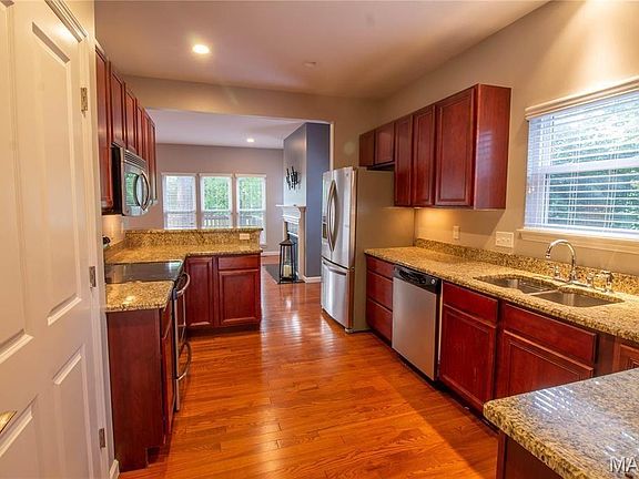 5th image of 2121 Franz Park Ln