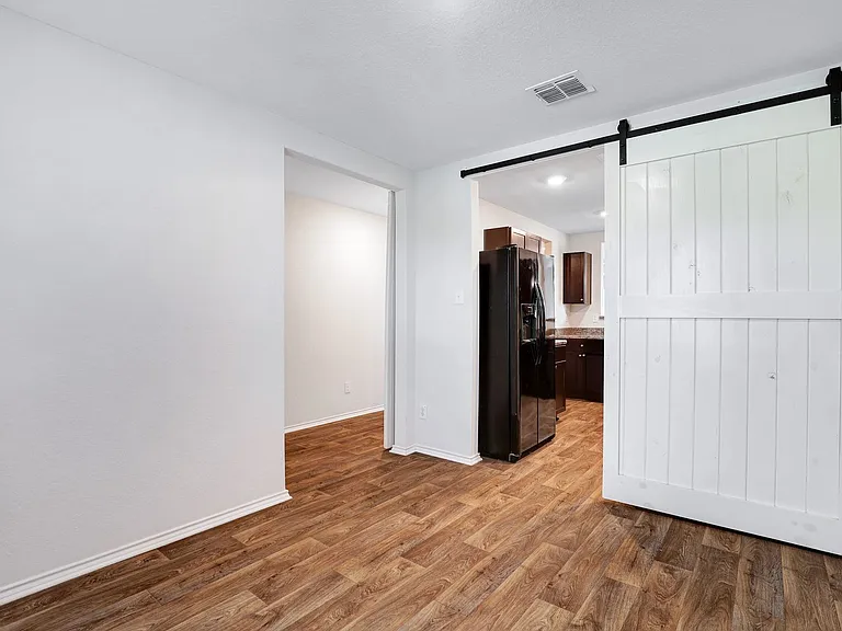 2850 Lindenwood Run — Photo 6