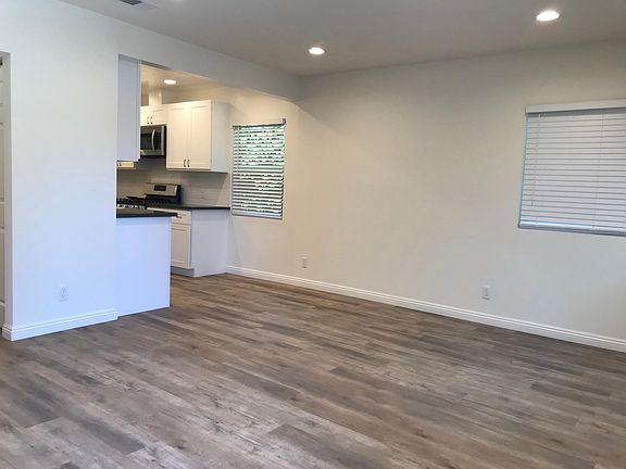4th image of 5919 Hazeltine Ave