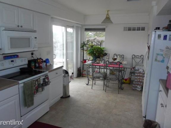 5th image of 21559 E 47th Ave