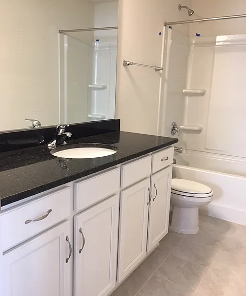 312 Lionel St — Photo 13