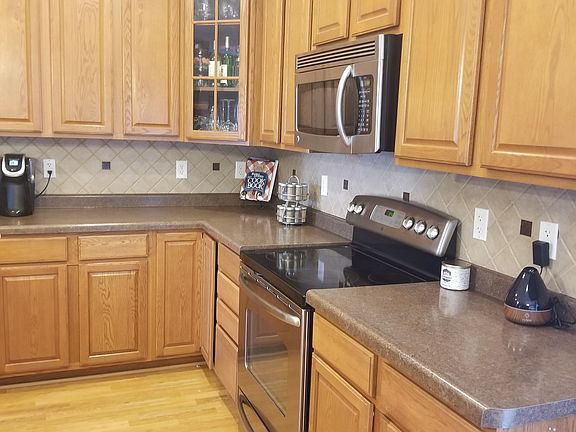 4th image of 224 Bruce Cir