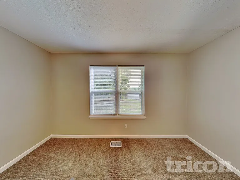 108 Woodlands Village Dr — Photo 2