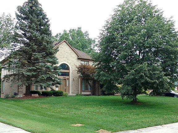 2nd image of 30946 Sunderland Dr