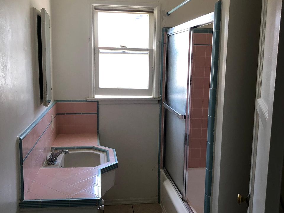 1st image of 6266 1/2 S La Brea Ave #D