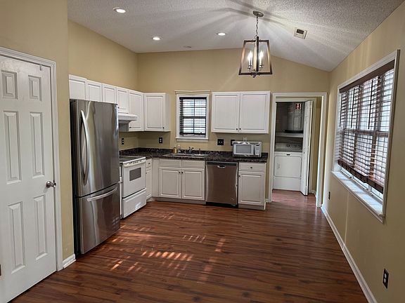 3rd image of 1126 Welborn Rd