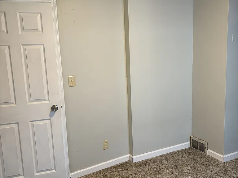 106 Gallatin Ave — Photo 9