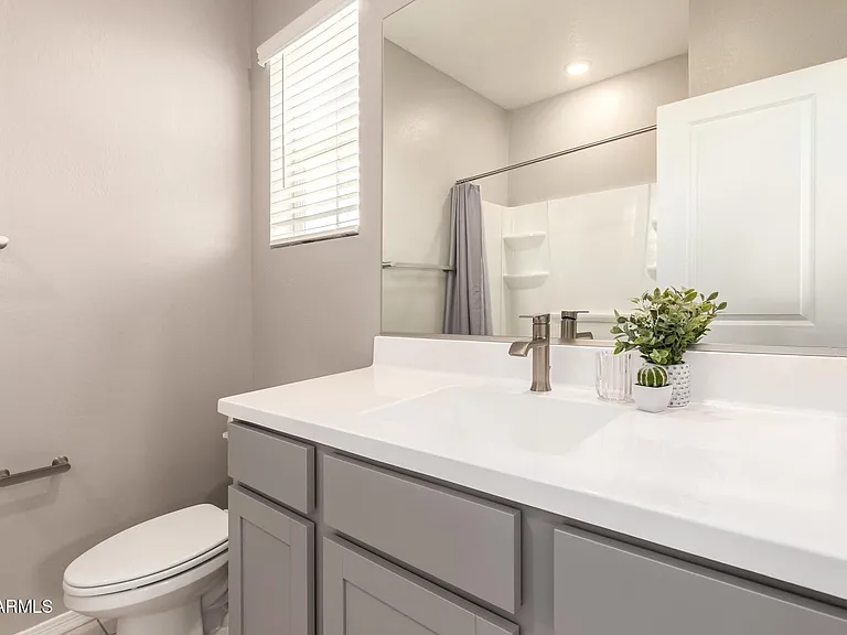 1535 E Dublin St — Photo 24