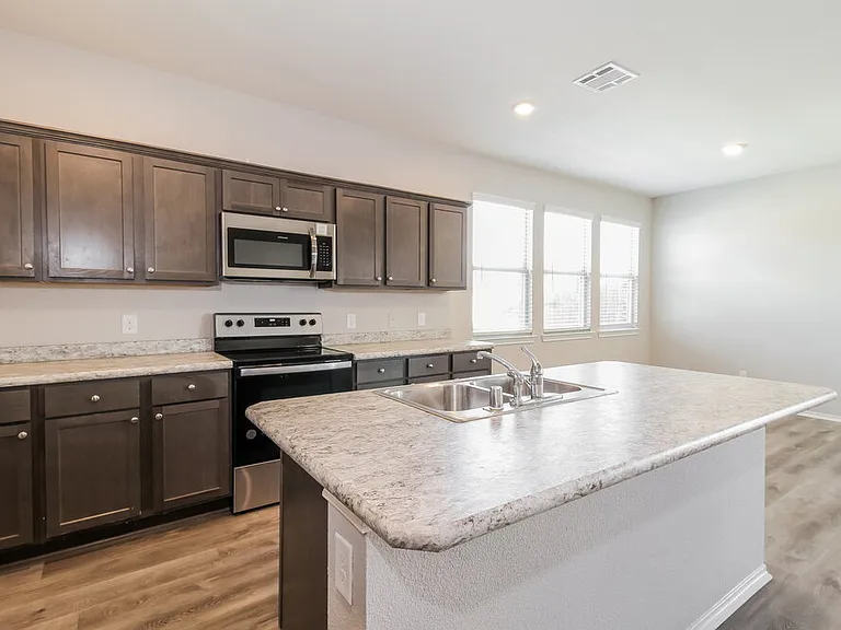3616 Doris Dr — Photo 9