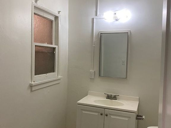 5th image of 427 N Adams St APT 2