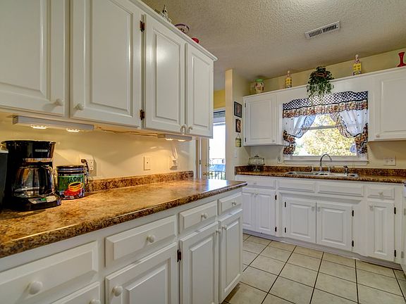 5th image of 329 Sunridge Dr