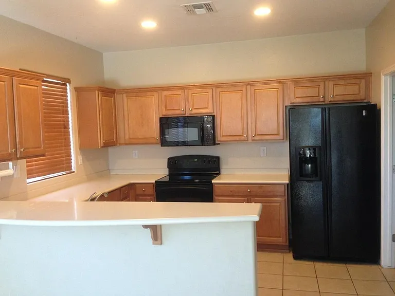 Kitchen and eat-in bar