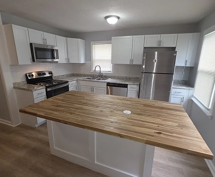 724 N Willis Ave — Photo 4