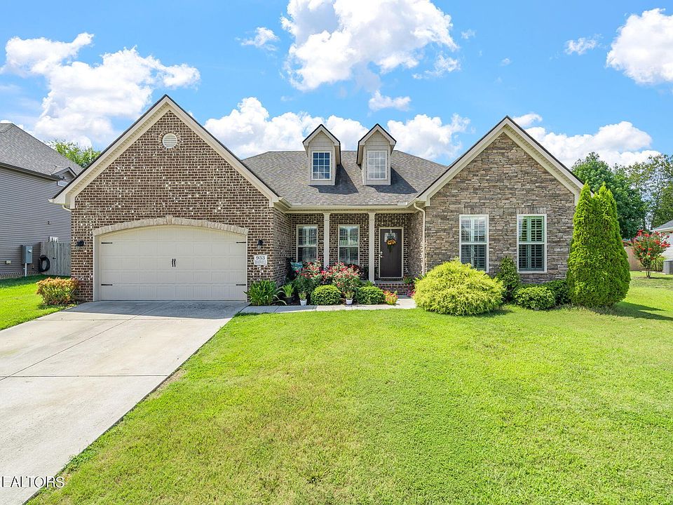 1st image of 933 Brookwood Ln