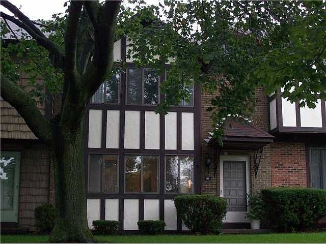 1st image of 39 New Wickham Dr
