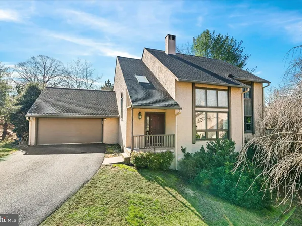 27 Donegal Ct, Newark, DE 19711