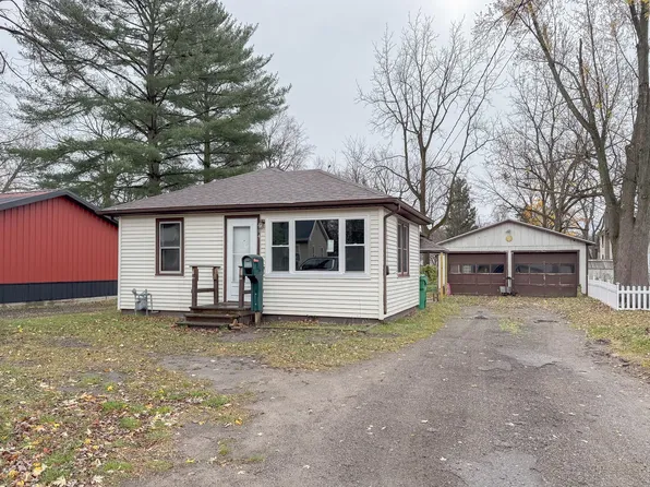 404 Gray St, Dowagiac, MI 49047