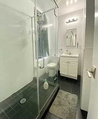 Rented by Current Real Estate Advisors | media 6