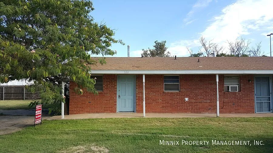 707 W. 4th St. — Photo 3