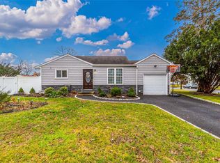 34 Henry Ave, Selden, NY 11784
